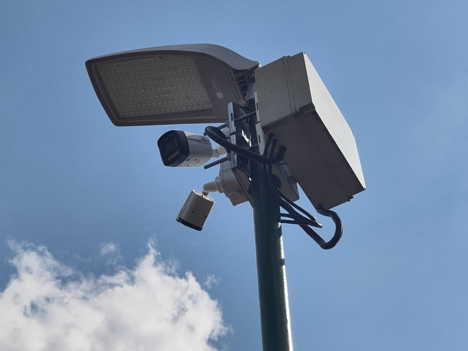 Montaż systemu monitoringu CCTV i kontroli dostępu Roger w Poznaniu - F-PROX