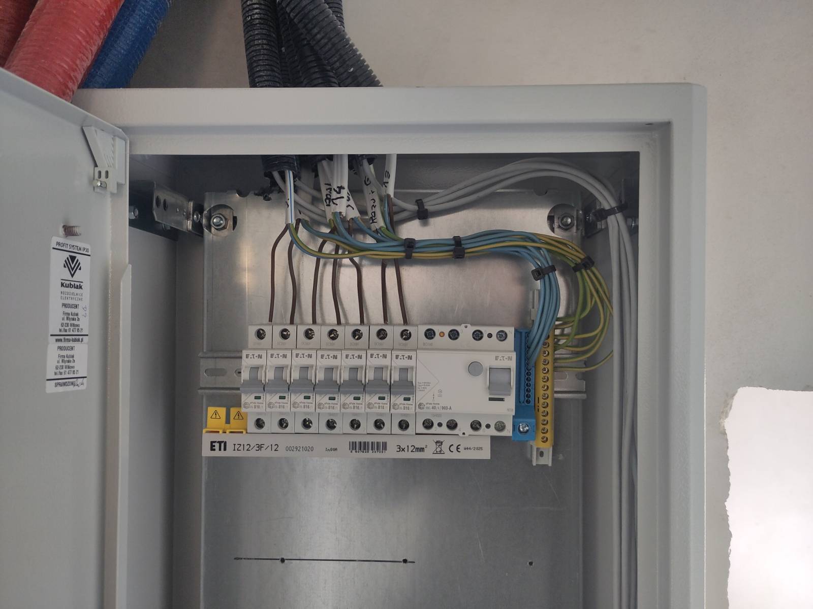 Montaż i porządkowanie rozdzielnicy elektrycznej - F-PROX Poznań