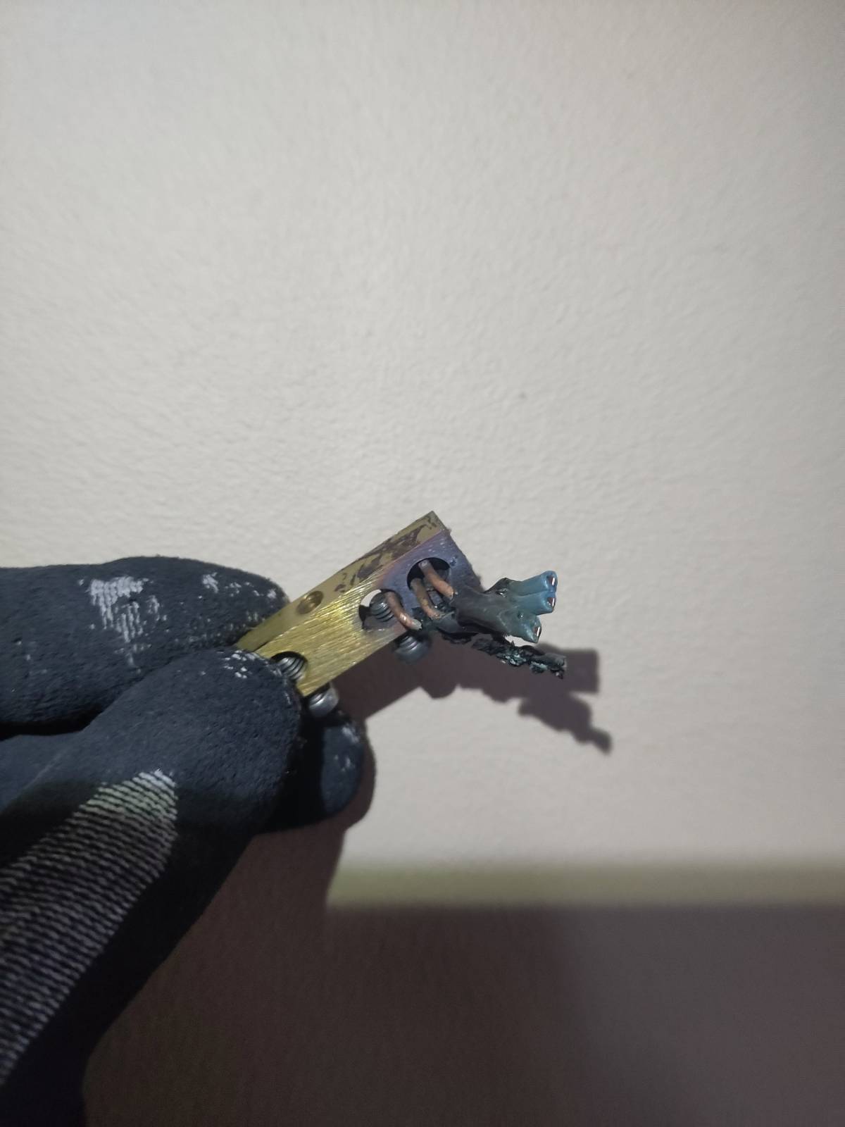 Pogotowie elektryczne Poznań - usuwanie awarii i diagnostyka rozdzielnicy - F-PROX